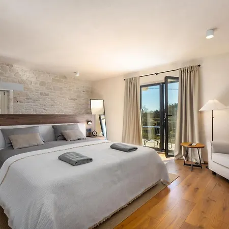 Paladnjaki Villa