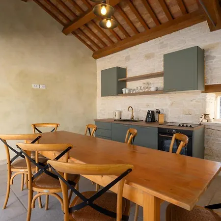 Paladnjaki - Breakfast Included * Žminj