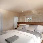 Paladnjaki - Breakfast Included Villa *